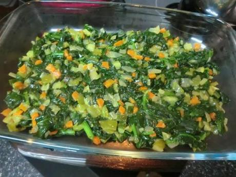 Solomillo de cerdo con espinacas y salsa de pimienta