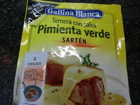 Solomillo de cerdo con espinacas y salsa de pimienta