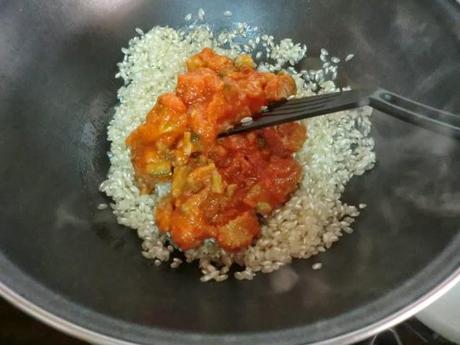 Arroz de carne con tomate y pisto