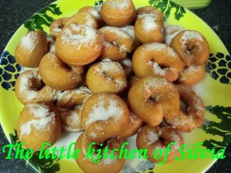 Roscos fritos de nata