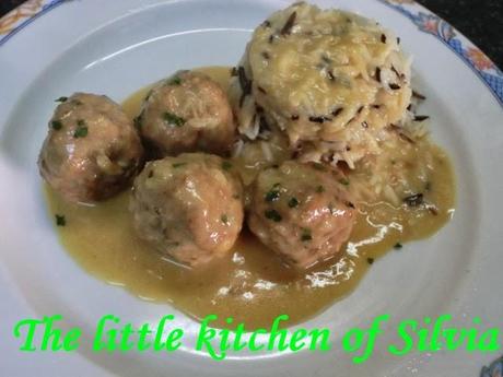 Albondigas con pate en salsa de cebolla