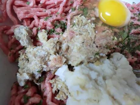 Albondigas con pate en salsa de cebolla