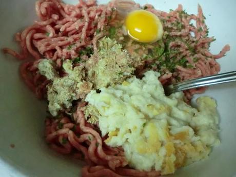 Albondigas con pate en salsa de cebolla