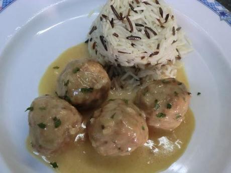 Albondigas con pate en salsa de cebolla