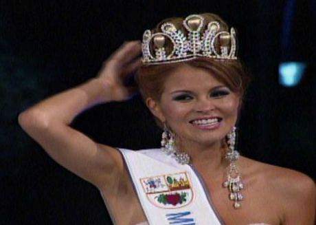 REGIÓN LIMA VOLVIÓ A GANAR… Jimena Espinoza  fue elegida Mis Perú Universo 2014