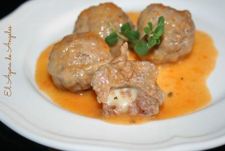 ALBÓNDIGAS RELLENAS DE QUESO