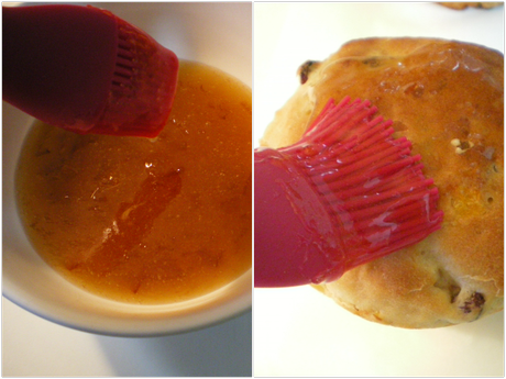 Pan de Pascua (OsterBrot). Pintado con glaseado de naranja