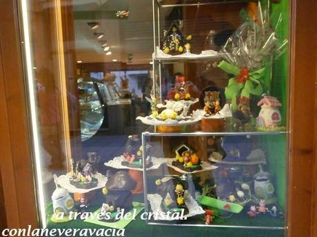 A TRAVÉS DEL CRISTAL UNOS DÍAS ANTES DE SEMANA SANTA