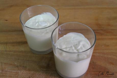 Receta: mousse de chocolate blanco con fresas.