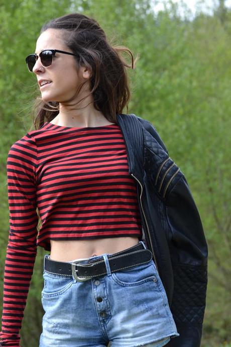 red and black stripes