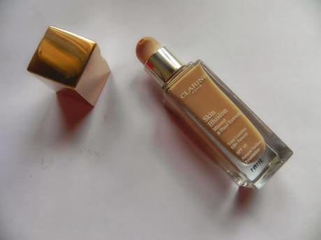 ¿Natural o sofisticada?: Opciones de bases de maquillaje de Clarins