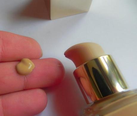 ¿Natural o sofisticada?: Opciones de bases de maquillaje de Clarins