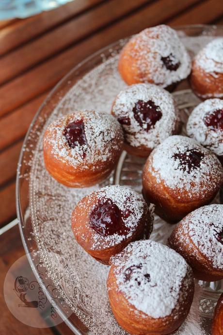 AGUJEROS DE DONUTS RELLENOS DE NUTELLA Y FRAMBUESA