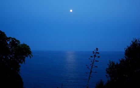 Luna llena...y roja (Sitges, juliol 2013) LUNA LLENA…Y ROJA