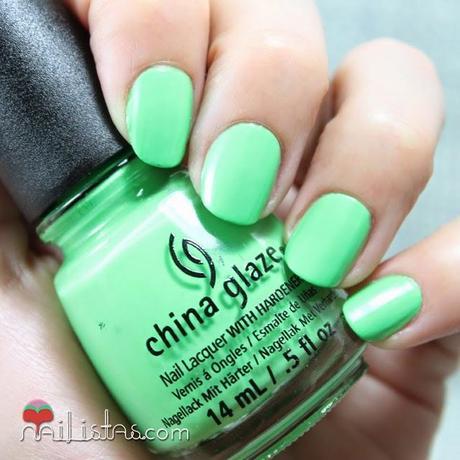 China Glaze Shore Enuff swatch verano 2014