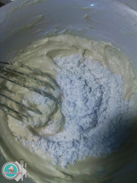 Dulces árabes de almendra y sabor a fresa.