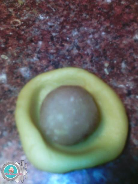 Dulces árabes de almendra y sabor a fresa.