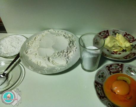 Dulces árabes de almendra y sabor a fresa.