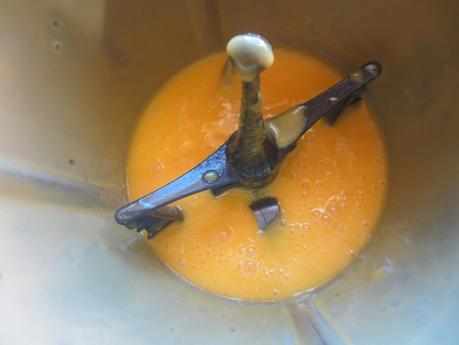 Milhojas de crema, merengue y yema