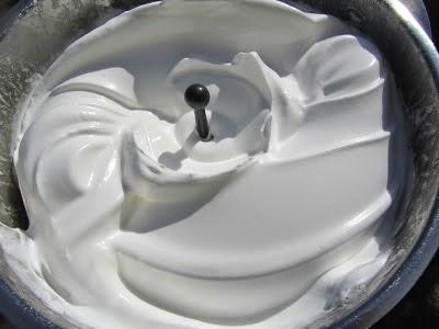 Milhojas de crema, merengue y yema