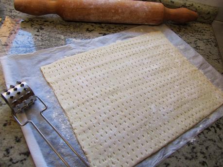 Milhojas de crema, merengue y yema