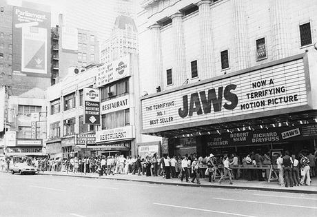 jaws-tiburón-cine-cineyear-colas-queue