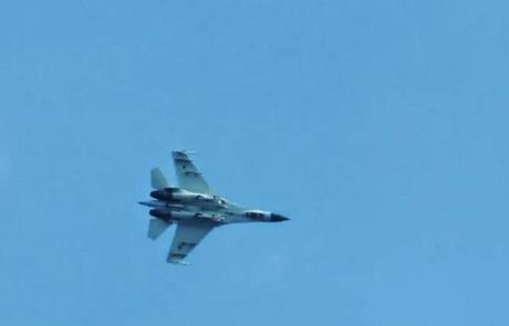 comienza-la-guerra-en-ucrania-aviones-de-combate-sobrevolando-aeropuerto-Kramatorsk