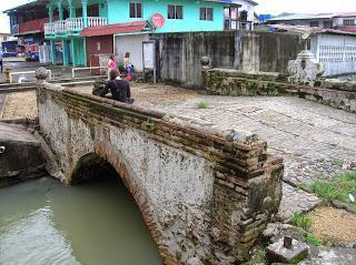 Puente camino real, Portobelo, Panamá, round the world, La vuelta al mundo de Asun y Ricardo, mundoporlibre.com