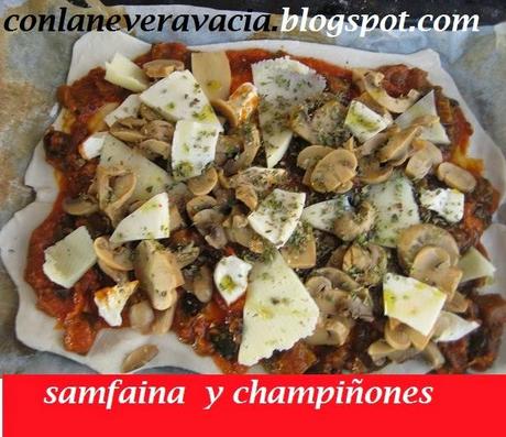 COCA DE HOJALDRE CON SAMFAINA Y CHAMPIÑONES