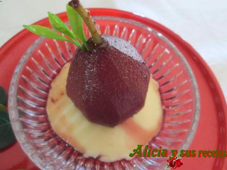 PERAS AL VINO TINTO CON CREMA DE VAINILLA