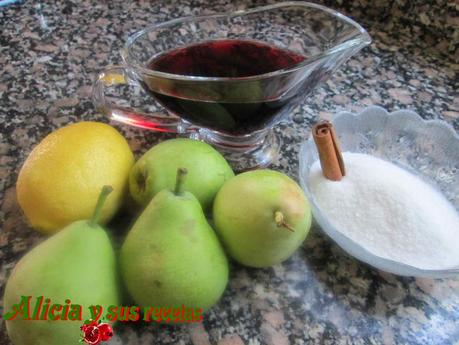 PERAS AL VINO TINTO CON CREMA DE VAINILLA