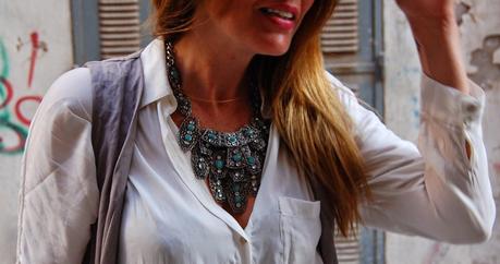 Ripped Jeans, Chanelero y Sandalias Print.