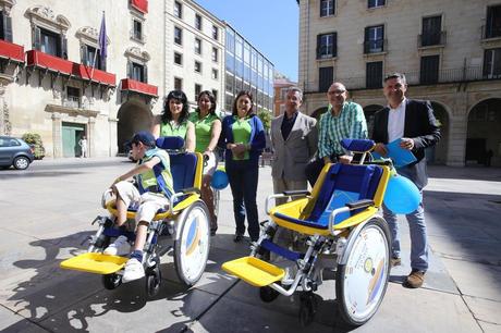 Bicicletas adaptadas para personas con discapacidad, servicio pionero en Playa de San Juan