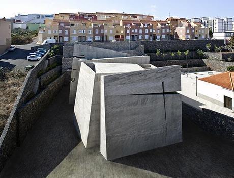 Iglesia del Santísimo Redentor Los Majuelos San Cristóbal de la Laguna Tenerife) de Fernando Menis