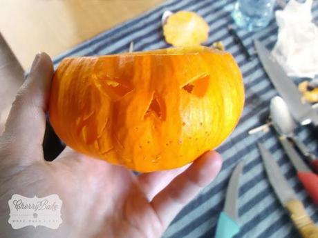 Mini Pumpkin, It's Halloween! / Mini Calabazas, Es Halloween!