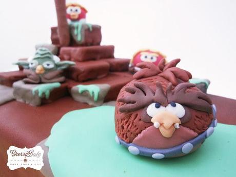 Angry Birds Star Wars Cake