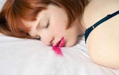 sleeping-in-make-up-Porbonita-pm