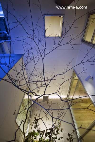 Casa japonesa pequeña ultramoderna.