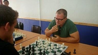 Una tarde generosa de ajedrez blitz y tenemos nuevo campeón: Bernal González