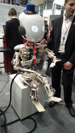 Robots Bailarines y Fábricas Inteligentes en la Feria CeBIT 2014