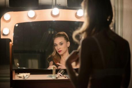 Paso a paso moño de bailarina de Marta Hazas en la serie 