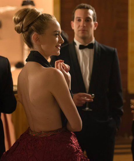 Paso a paso moño de bailarina de Marta Hazas en la serie 