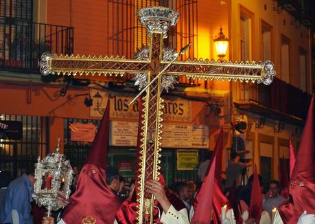 Jesús recibiendo la lanzada de Longinos.