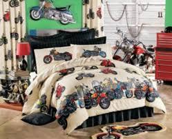 Lindos dormitorios decorados con motocicletas