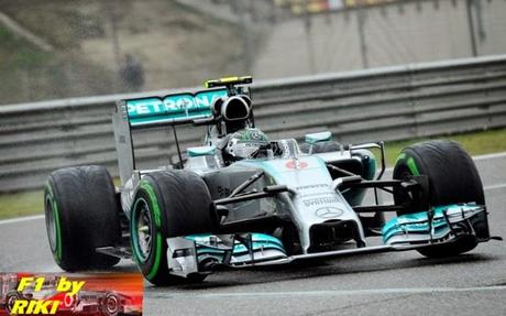 ROSBERG SIGUE PENSANDO EN LA VICTORIA
