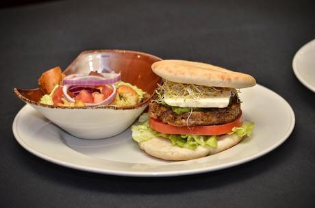 Hard Rock Café Madrid Hamburguesas inspiradas en leyendas del rock y pop