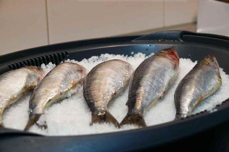 Cocinar pescados a la sal sin que queden olores en nuestra cocina es muy fácil con el recipiente varoma de nuestra thermomix