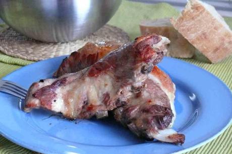 Receta rápida de costillas de cerdo que no necesitan macerar ni cocinarse durante varias horas en el horno. Usamos olla rápida