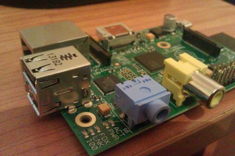 Manual de Raspberry Pi. Raspbmc: Conexiones SSH e instalación de add-ons