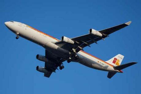 Iberia ya permite el uso de teléfonos móviles durante el vuelo
